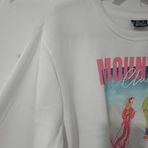 NWOT Barbie Mountain Club Barbie with Ken White Crew-neck Sweatshirt in Size XL - Picture 4 of 10